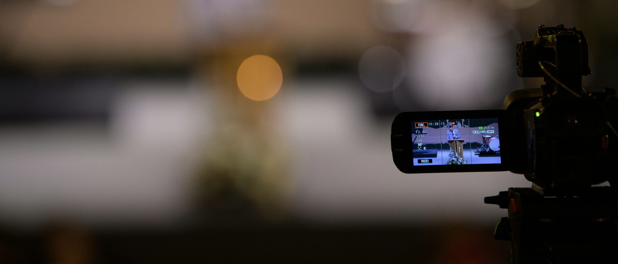 Així produïm contingut audiovisual de nivell spot per a xarxes i pantalles digitals.